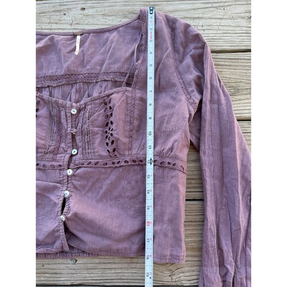 FREE PEOPLE Cropped Eyelet Joi Blouse in Roan Rouge Long Sleeve Button Frnt Sz L - Picture 5 of 9